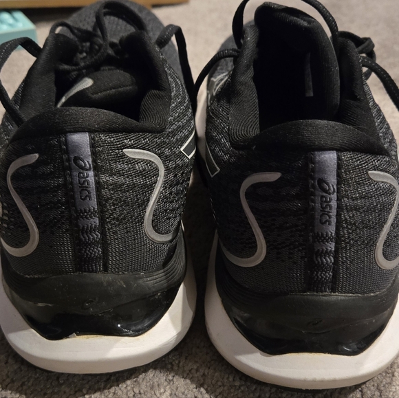 Mens ASICS Black and White Athletic Sneakers Size 11 - Picture 4 of 6